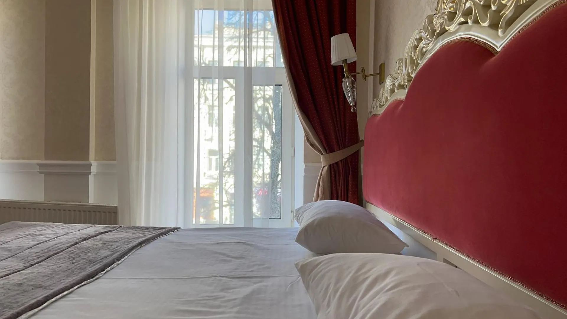 Royal Grand Hotel Kyiv 3*,