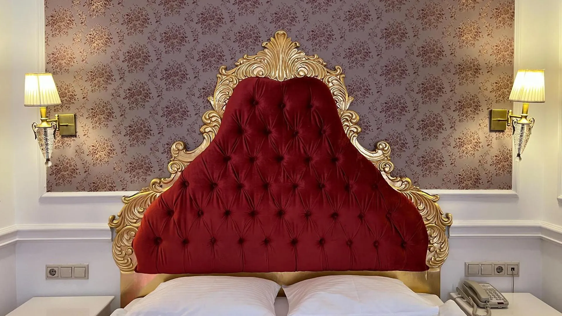 Royal Grand Hotel Kyiv 3*,